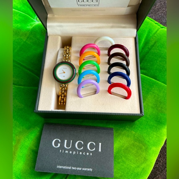 Beautiful DRESSY GUCCI watch w/ change bezels 💚❤️🖤💙🤍💛🧡 - Picture 3 of 12